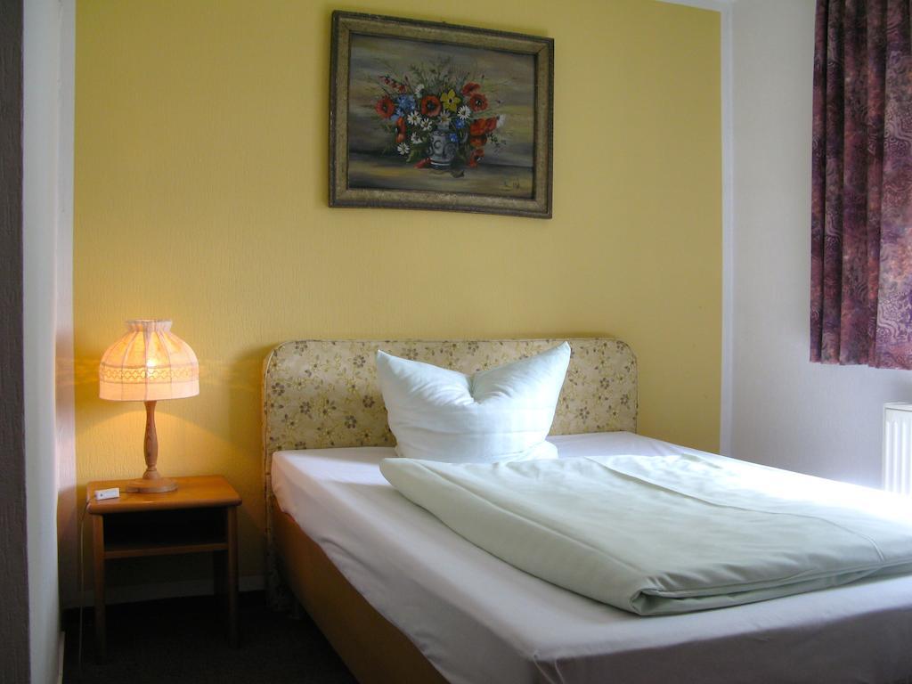 Landhotel Goldener Becher Limabach - Oberfrohna Rum bild