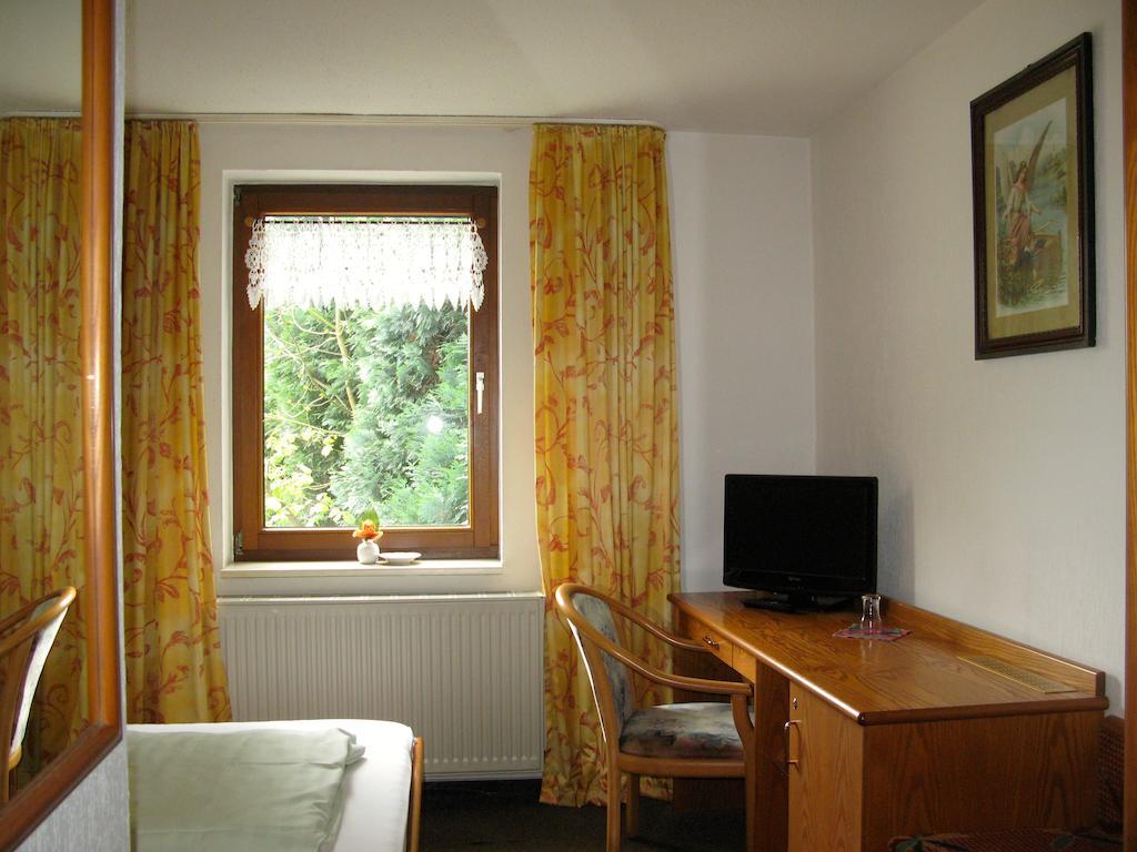 Landhotel Goldener Becher Limabach - Oberfrohna Rum bild